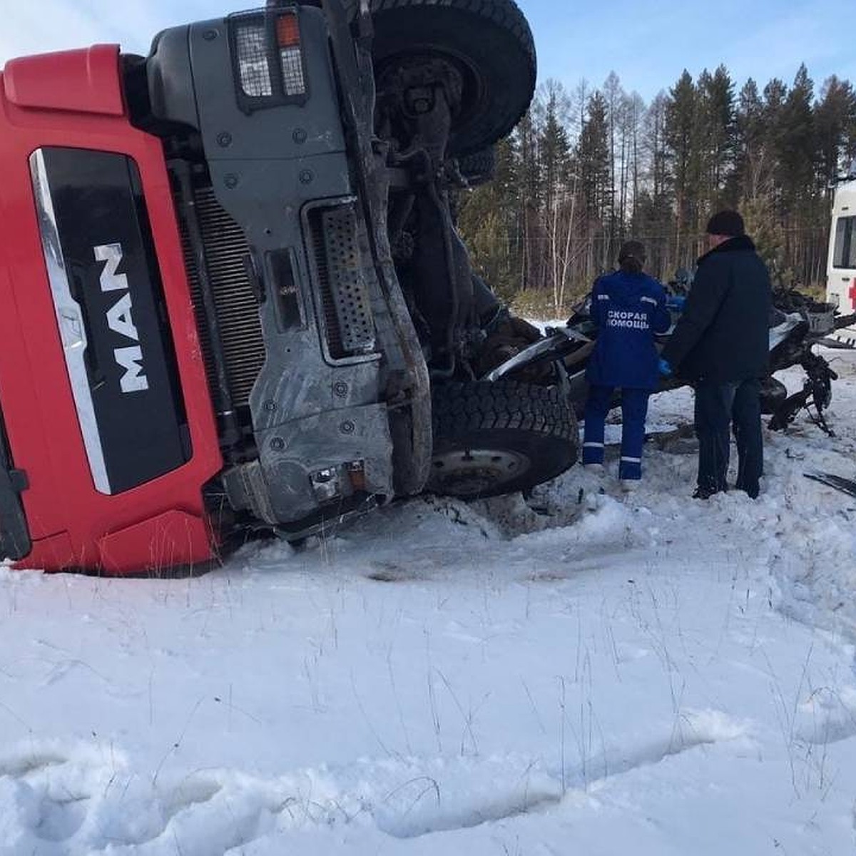 50-летний водитель Mazda Demio пострадал при ДТП с большегрузом в  Нижнеудинском районе - KP.RU