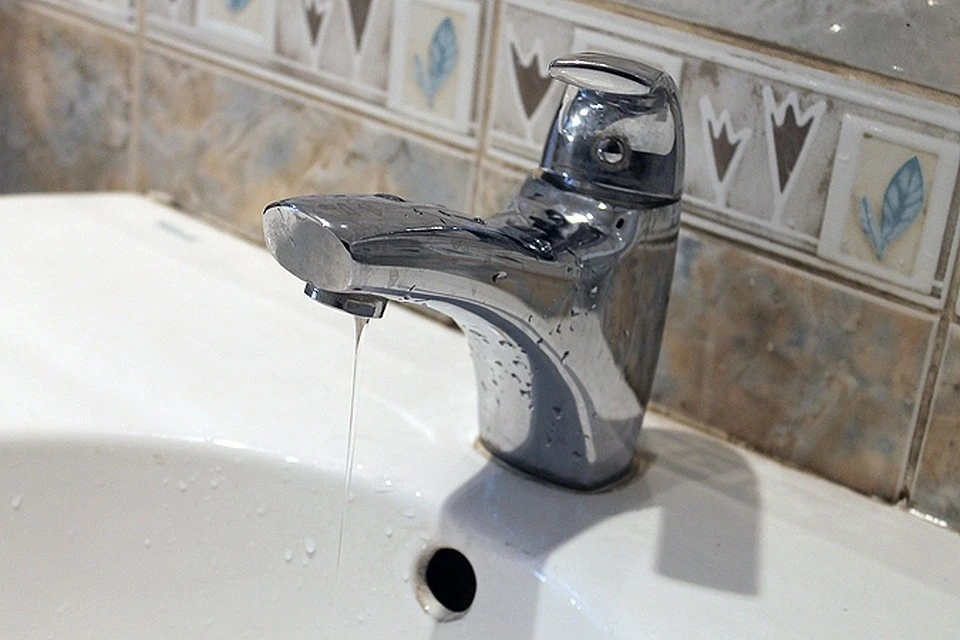 Жители пожаловались на низкую температуру горячей воды
