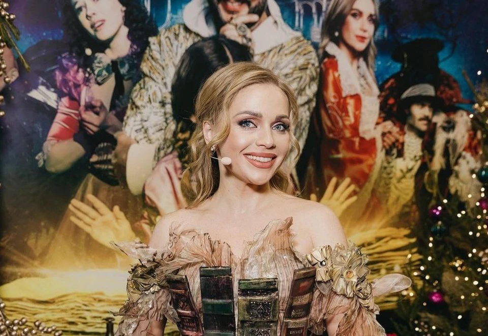 В начале января 2023 года Алена Ланская была занята в ярком московском шоу. Фото: соцсети.