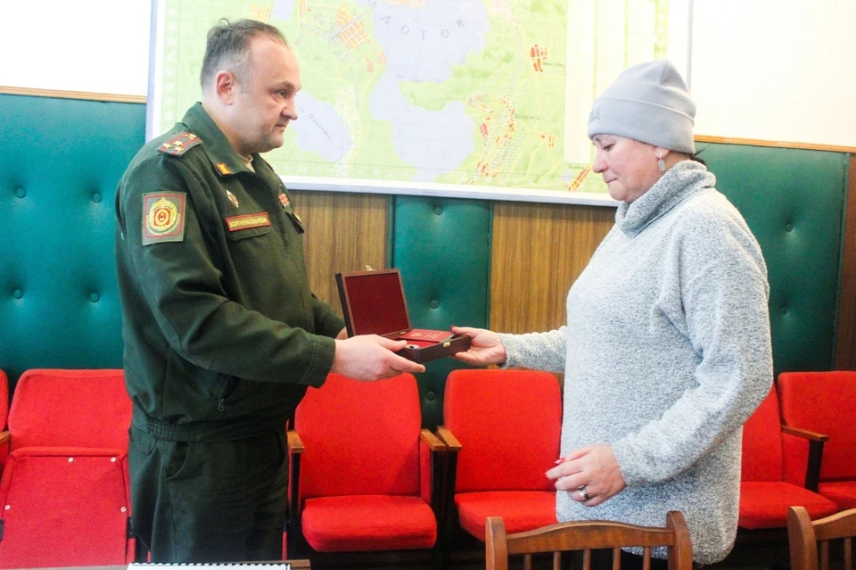 Родственникам погибших в СВО военнослужащих вручили ордена Мужества Фото: vk.com/bolrayon