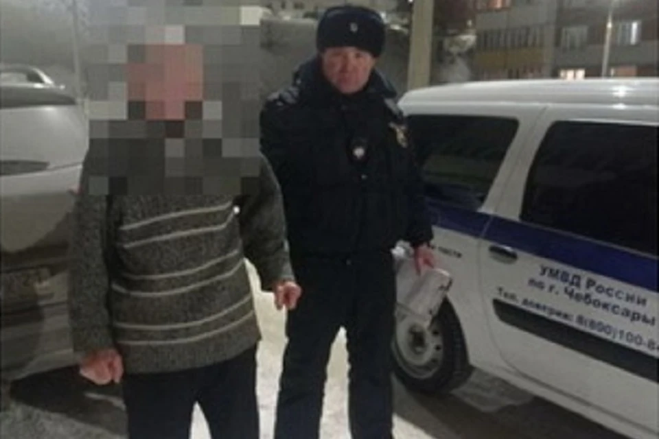 Мужчина рассказал, что ничего плохого с ним не произошло. Фото: T.ME/CHEB_POLICE