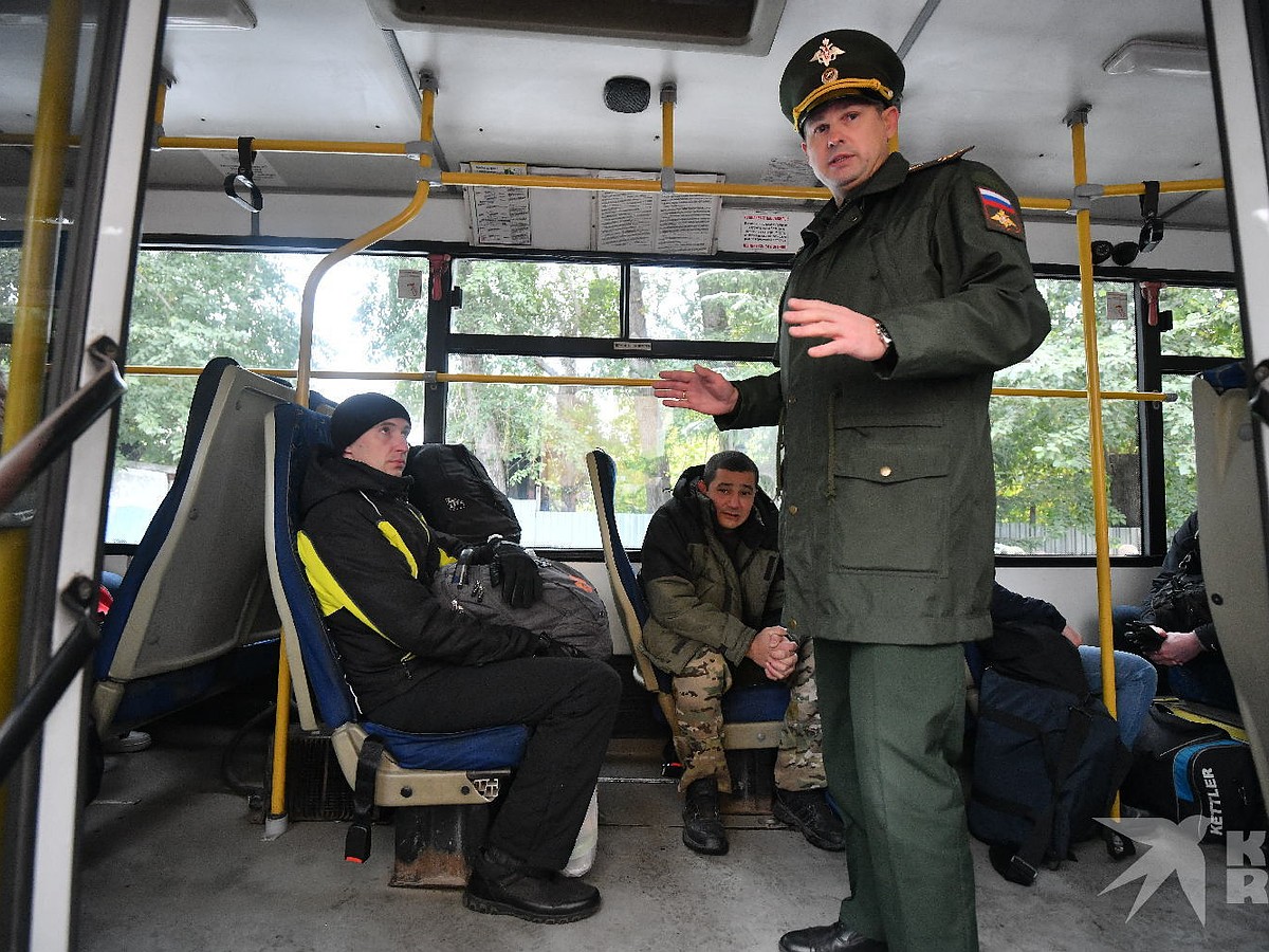 В военкоматы Рязани и области требуются сотрудники на зарплату от 14 до 30  тысяч рублей - KP.RU