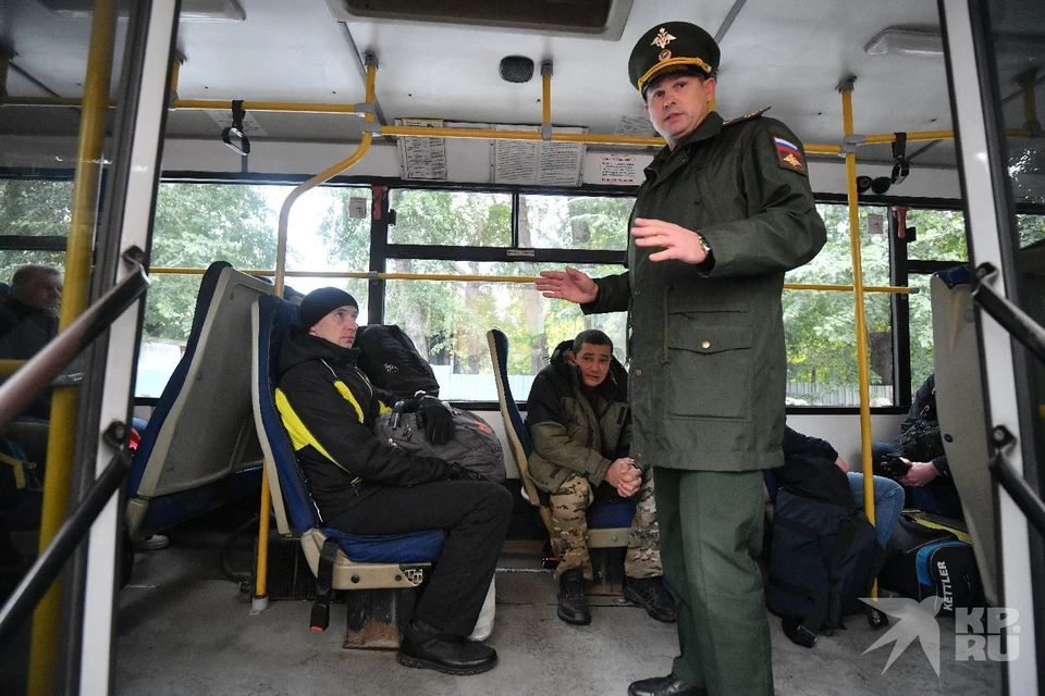 В военкоматы Рязани и области требуются сотрудники на зарплату от 14 до 30 тысяч рублей.
