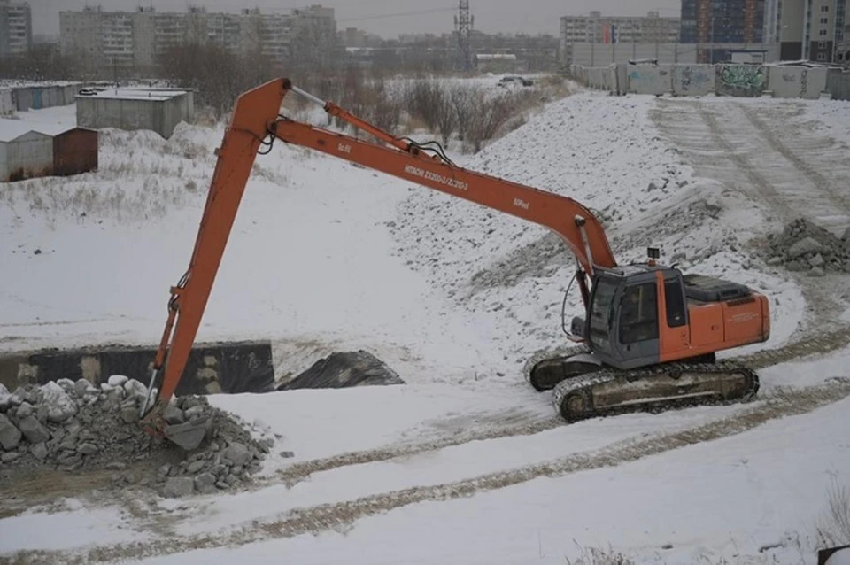 Михаил Дегтярев проверил ход строительства дамбы в Хабаровске Фото: Александр Янышев