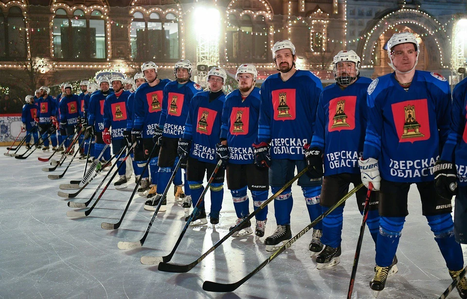 Сборная команда «Волга» перед матчем.