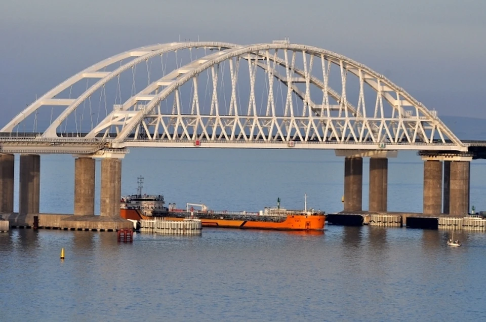 На Крымском мосту ограничат движение