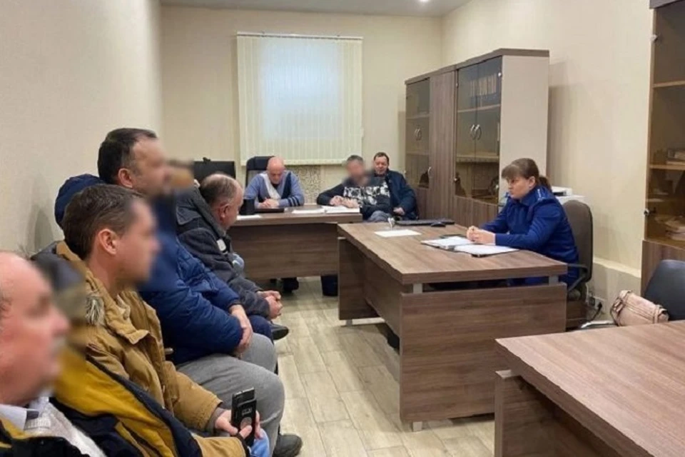 Сотрудники прокуратуры Фрунзенского района провели проверку по дому №11 на улице Родниковой в Ярославле.