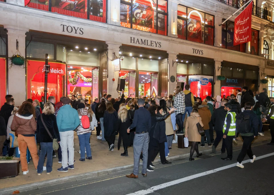 Магазины игрушек Hamleys в России переименуют в "Винни"