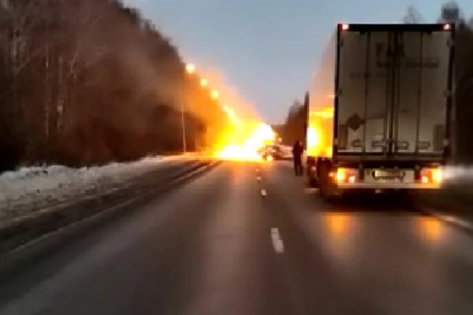 Момент взрыва ГАЗели в ДТП под Нижним Новгородом попал на видео.