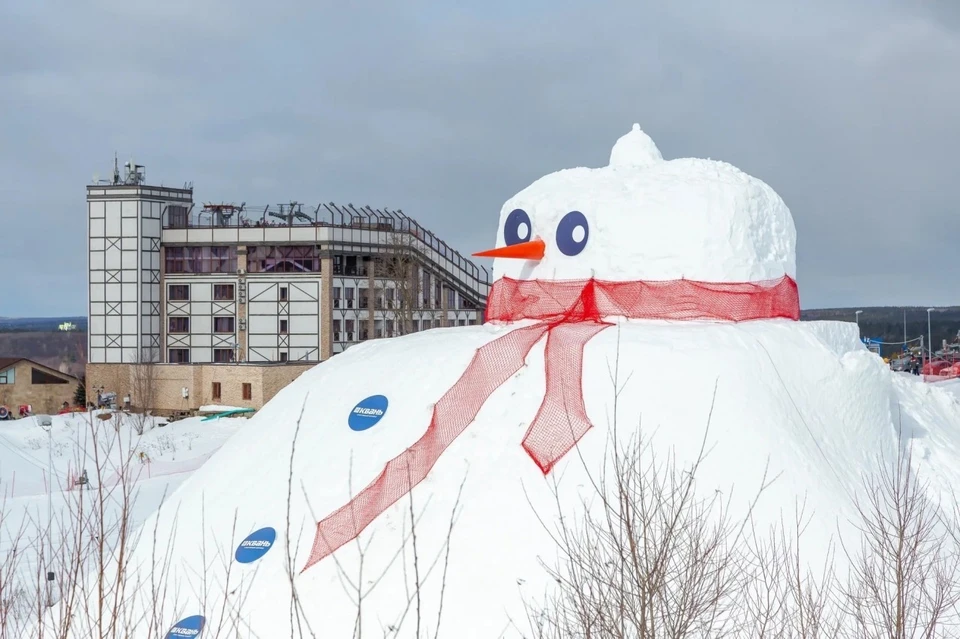 Пока самый большой снеговик был построен в США и его рост составлял 37 метров