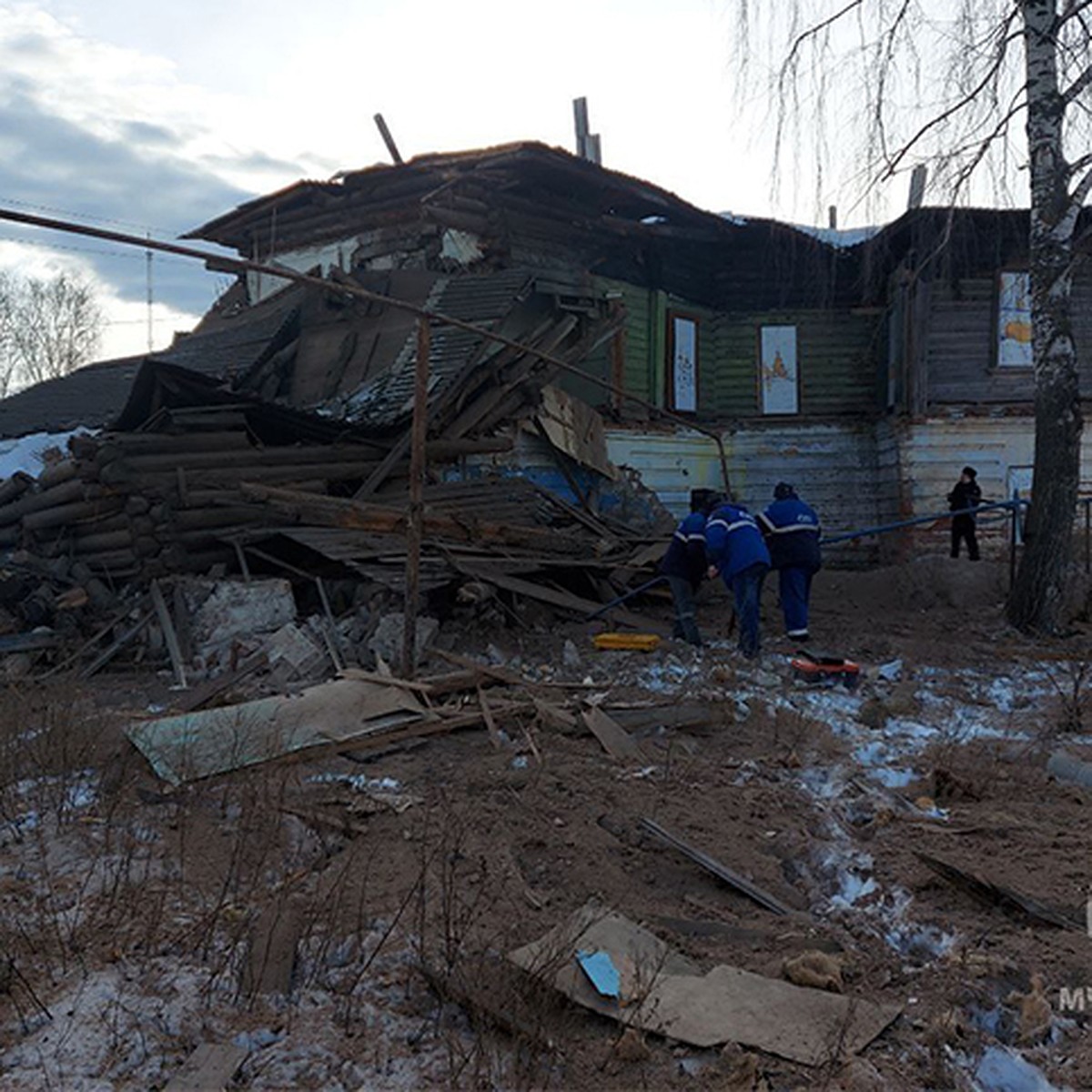 Взрыв газа произошел в расселенном доме в Лукоянове: Два человека  пострадали, еще один оказался под завалами - KP.RU