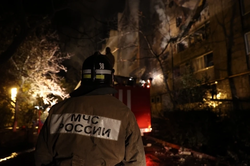 Двое пожарных пострадали при взрыве газового баллона в Вачском районе.