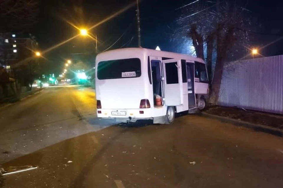 В результате ДТП пострадали 10 пассажиров автобуса Фото: пресс-служба ГУ МВД РФ по Краснодарскому краю