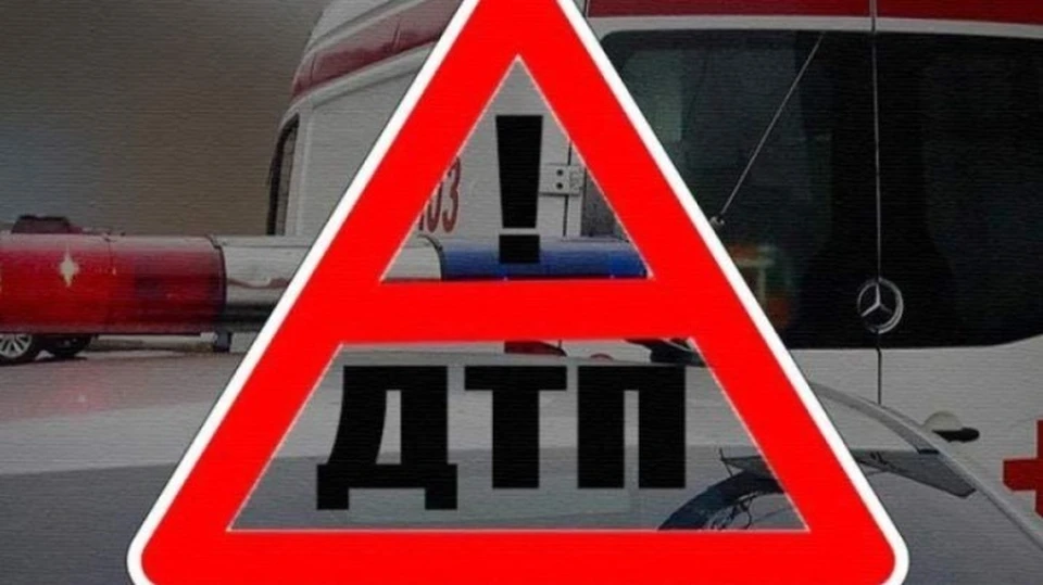 В Камызякском районе Астраханской области произошло ДТП, где перевернулся автомобиль «Renault».