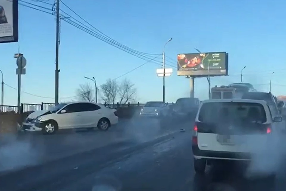 Кузов Тойоты мгновенно смяло Фото: скриншот из видео