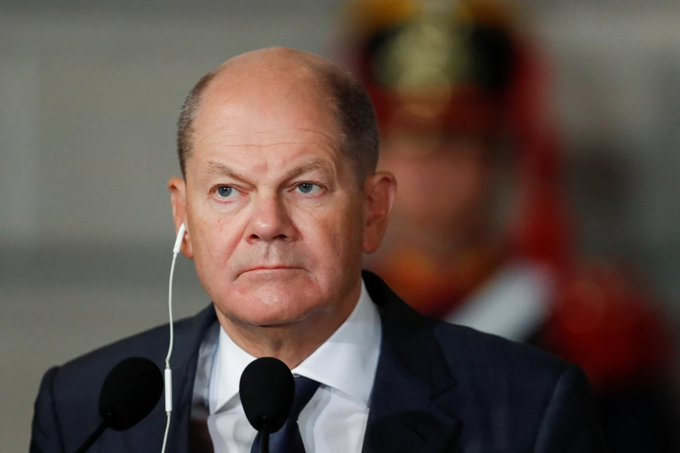 Немецкий канцлер Шольц заявил о намерении продолжать созваниваться с Путиным