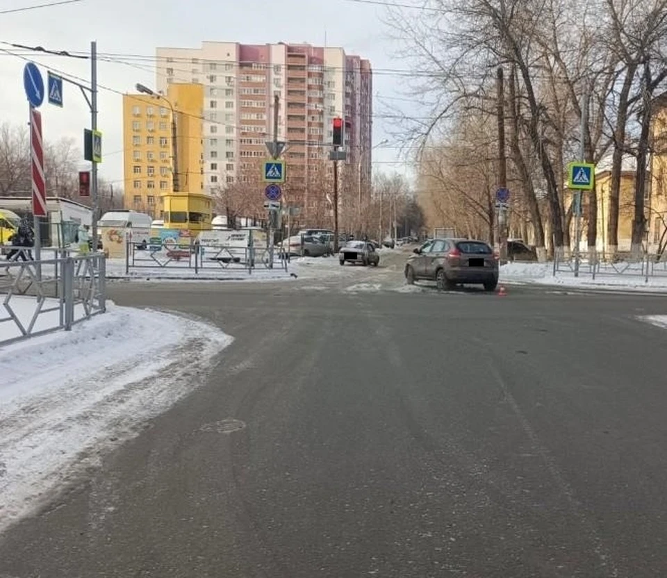 В Самаре из-за серьезного ДТП на улице Вольской пострадала женщина - KP.RU