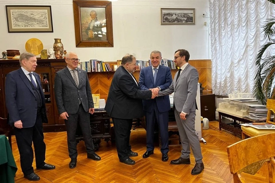 Власти Хабаровского края, московский МАРХИ и ТОГУ подписали соглашение о сотрудничестве Фото: минстрой Хабаровского края