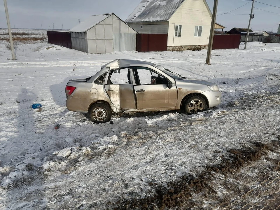В аварии пострадали водитель и его спутница
