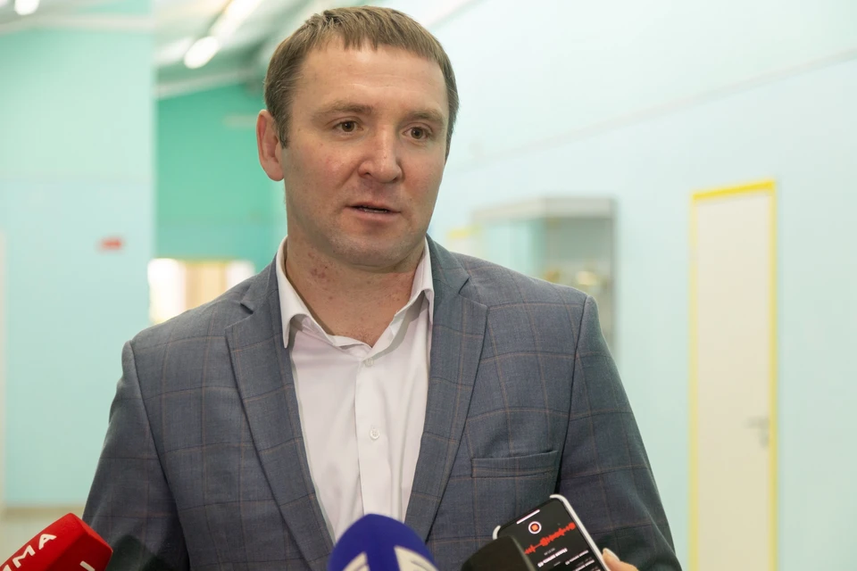 В Красноярске руководителя главного управления по физкультуре уличили в вымогательстве взятки