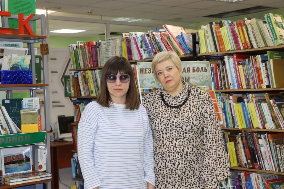 Анастасия слева. Фото: администрация Ленского района