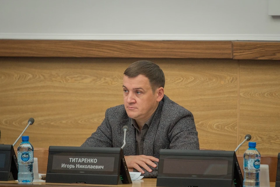 Депутат Игорь Титаренко отметил важность проекта «Ресурсный класс». Фото: Совет депутатов Новосибирска.