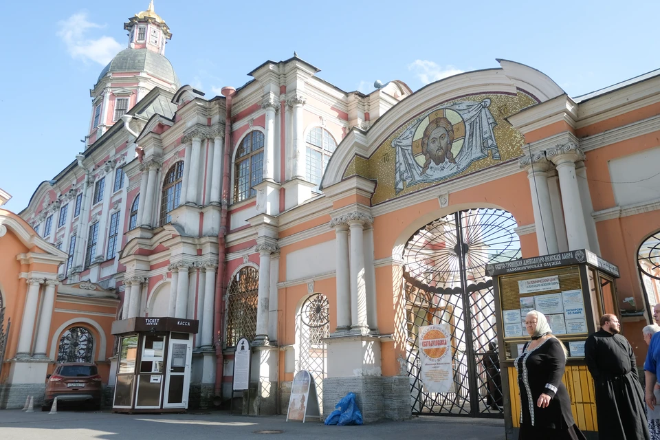 В Свято-Троицком соборе Александро-Невской лавры воссоздадут исторический облик интерьеров