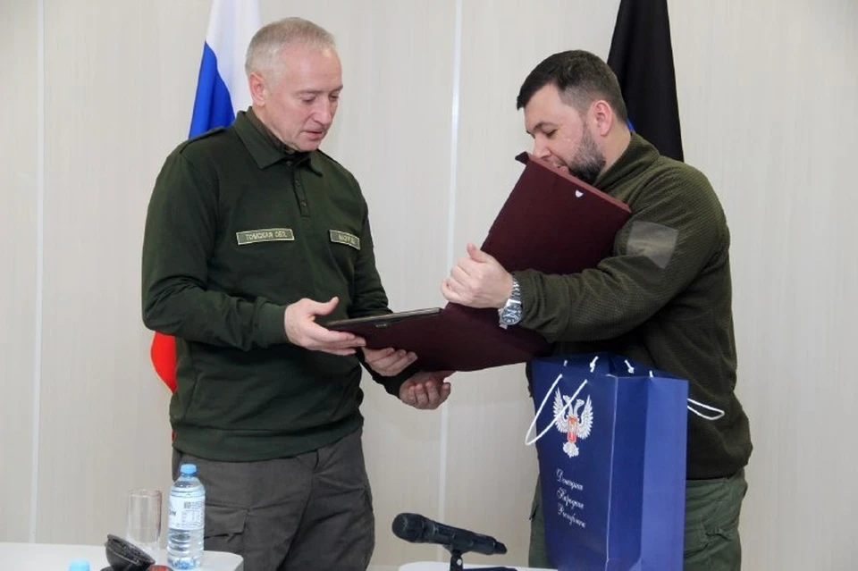 Денис Пушилин сообщил, из Томской области приходит внушительная гуманитарная поддержка мирным гражданам.