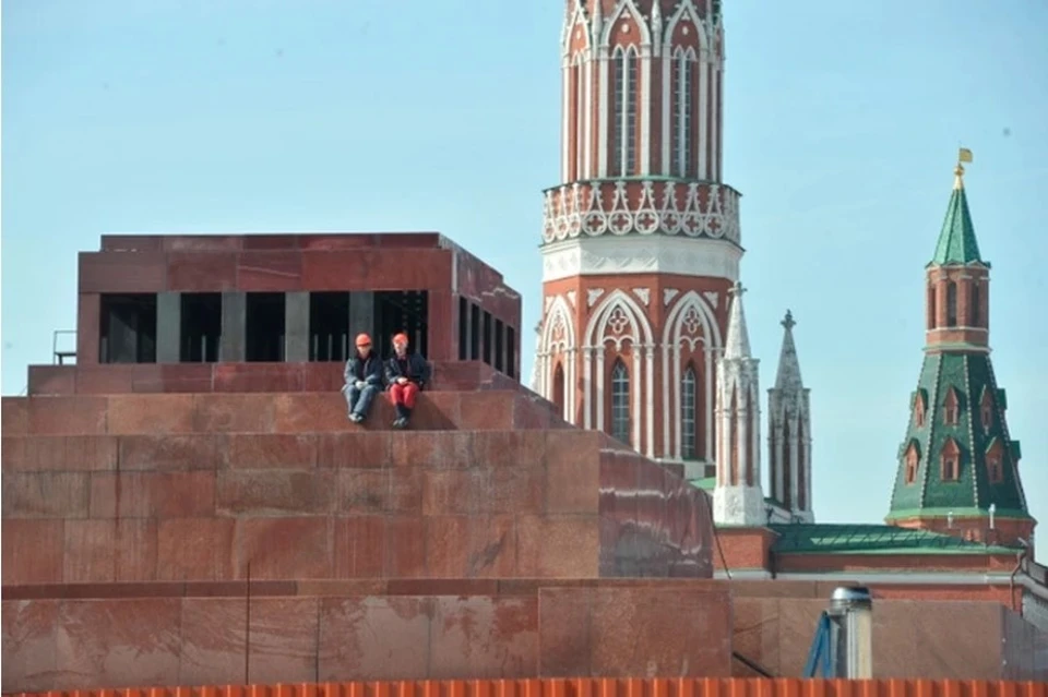 Жителя Москвы задержали при попытке выкрасть тело Ленина из мавзолея на Красной площади