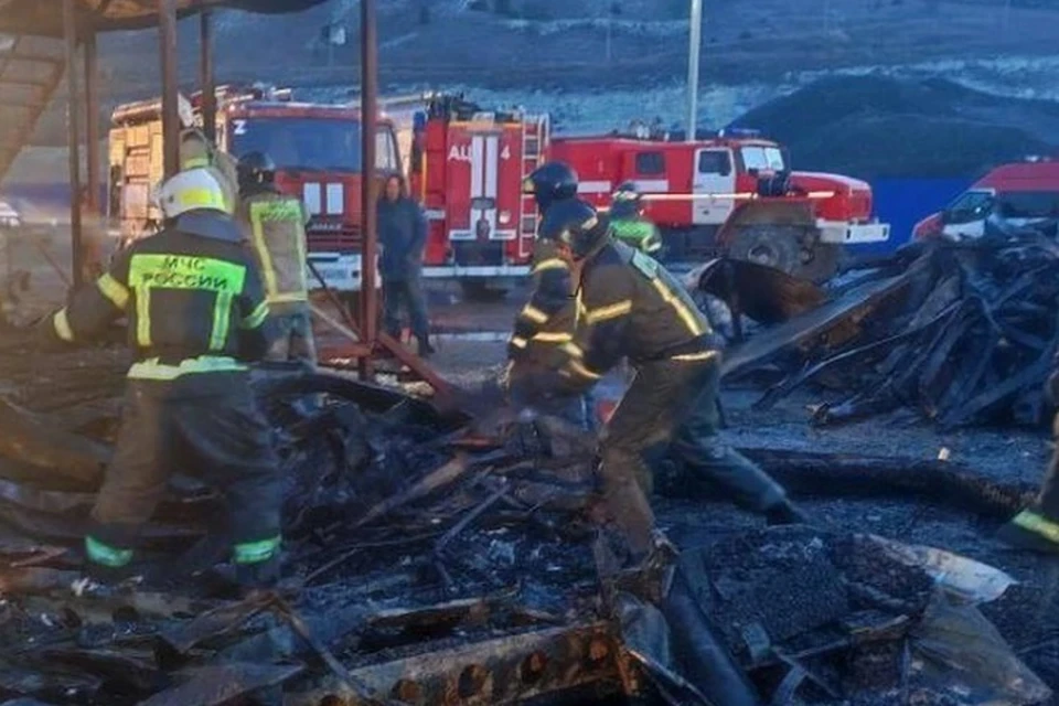 Пожар в строительном модуле в Сахарной Головке под Севастополем произошел ночью 2 февраля. Фото: МЧС России