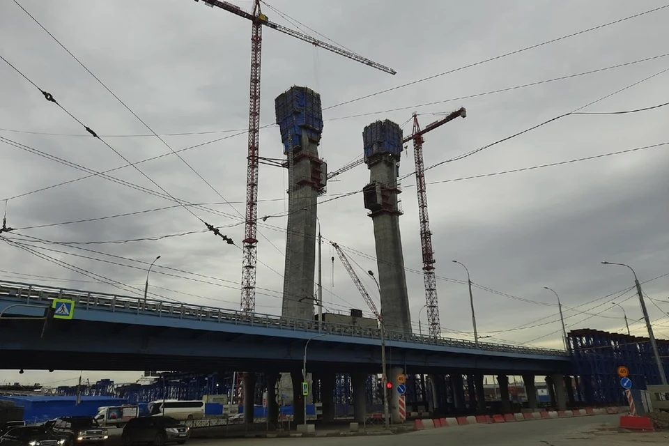 Из-за строительства моста временно ограничат движение по площади Будагова.