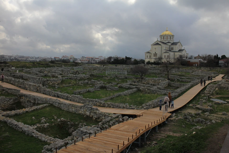 В Севастополе облачно с прояснениями.