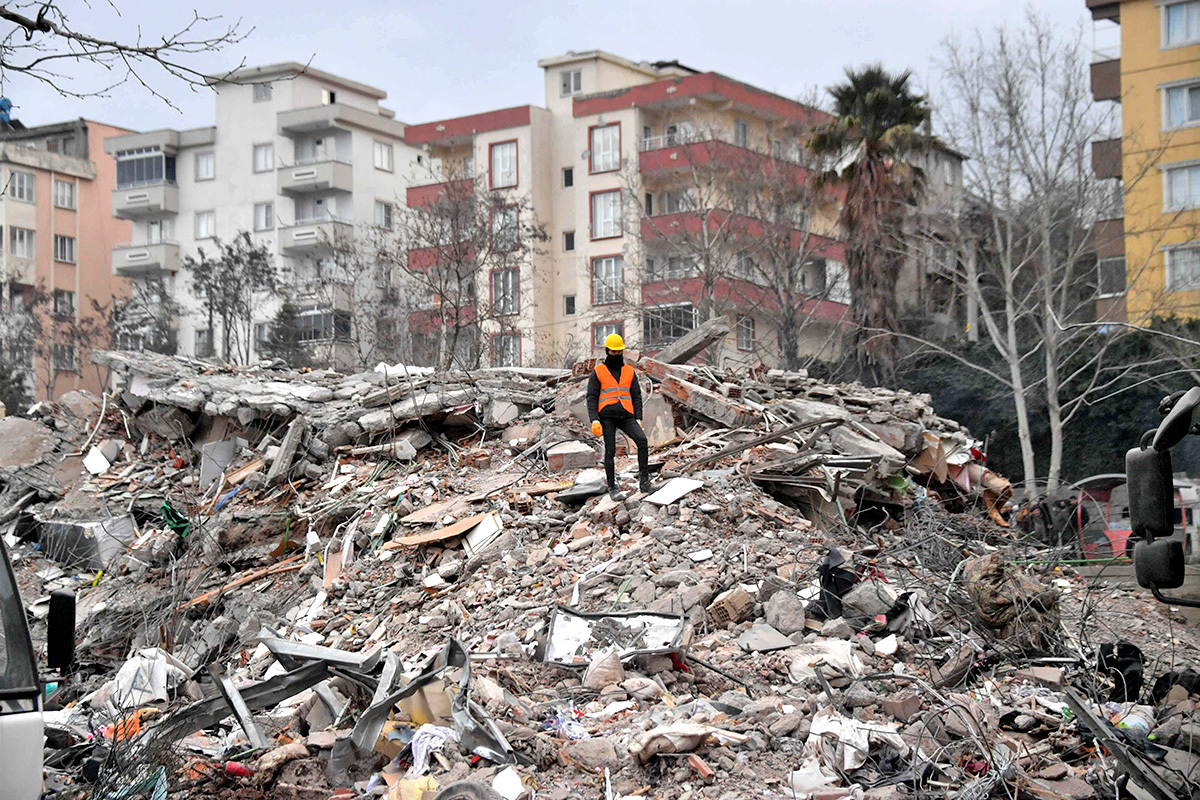 Разрушение Турции и землетрясение в Турции потрясло Эрдогана
