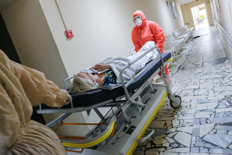 Число тяжелых случаев пока небольшое, но растущее число суточных заболеваний коронавирусом настораживает.