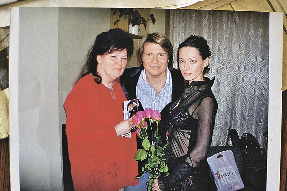 На этом фото Николай со своей учительницей (слева) и той самой Таней. Фото: Личный архив Людмилы Яковлевой