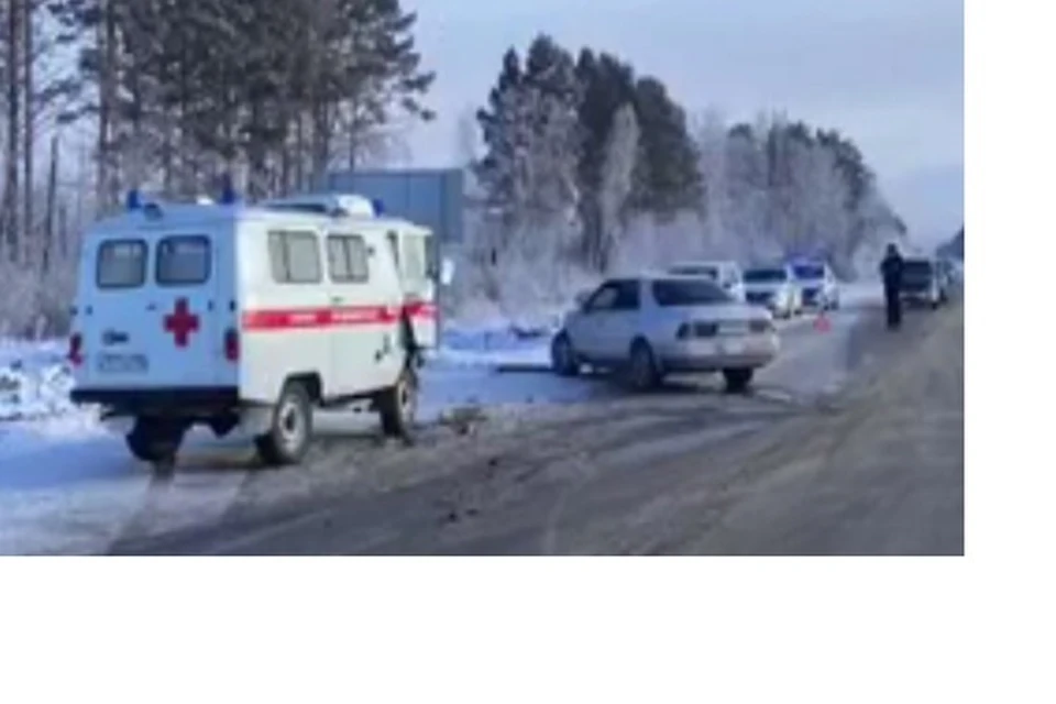 В Шелеховском районе три человека пострадали в ДТП с участием скорой и иномарки