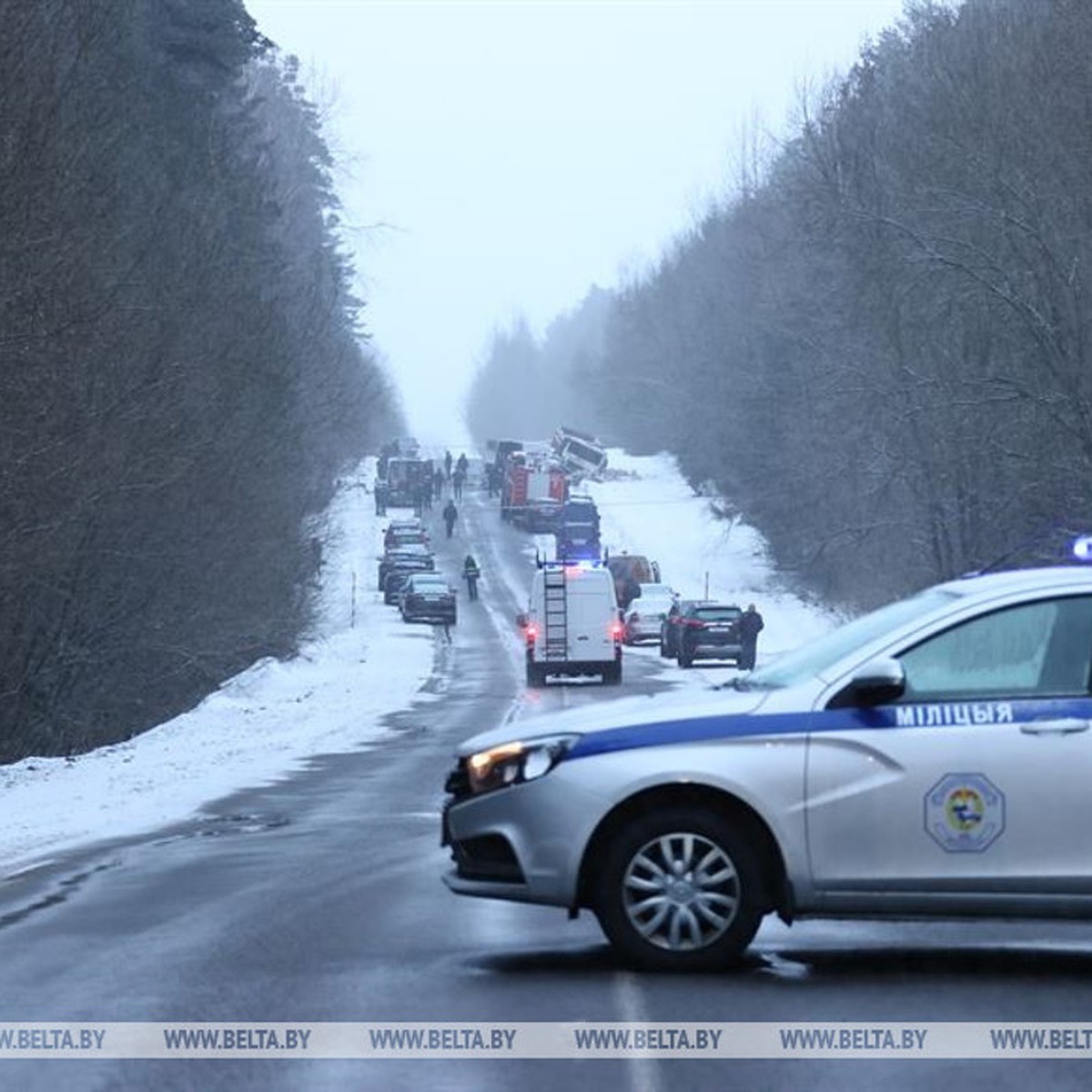 СМИ: в страшной аварии под Минском погибли две многодетные матери - KP.RU