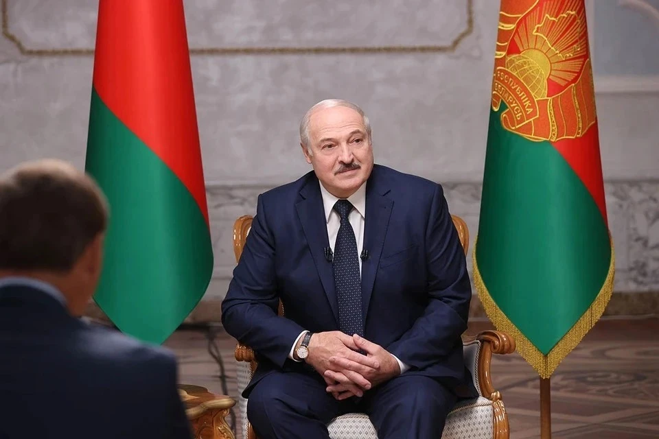 Лукашенко посоветовал белорусам не есть много блинов