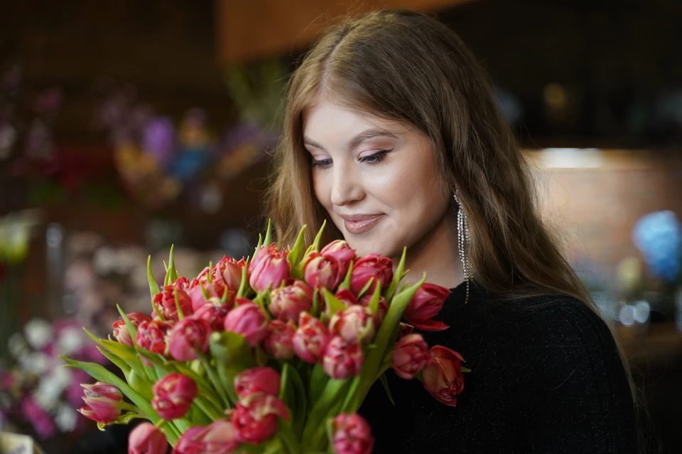 Новосибирцы готовы потратить 4 тысячи рублей на подарки и 3 тысячи – на букеты цветов.