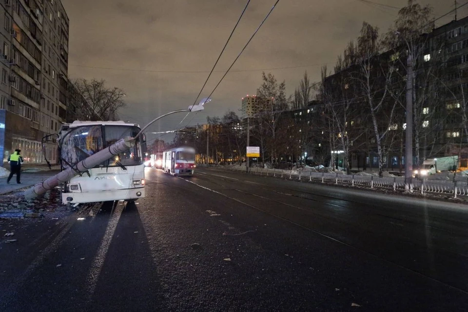 За рулем автобуса находился 64-летний водитель. Фото: ГУ МВД России по Самарской области