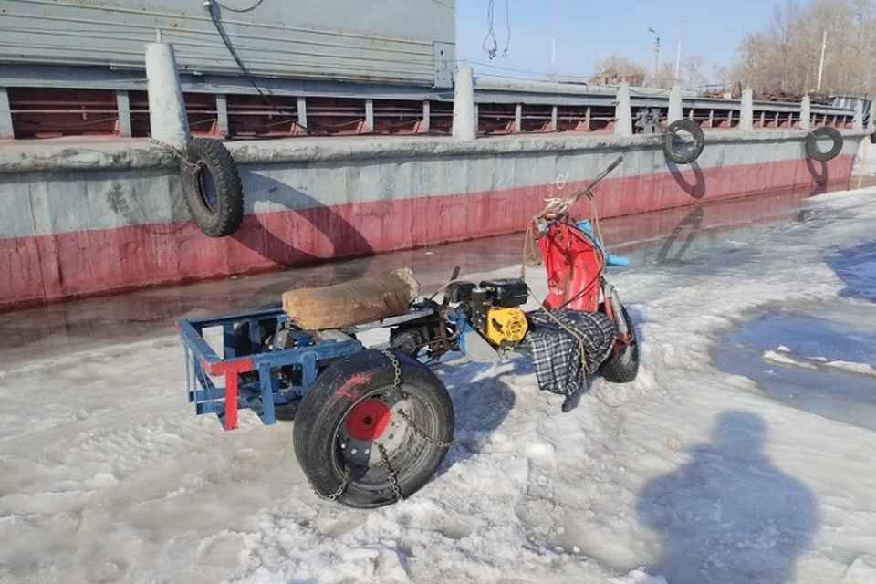 Жителю Хабаровска вернули затонувший самодельный мотоцикл