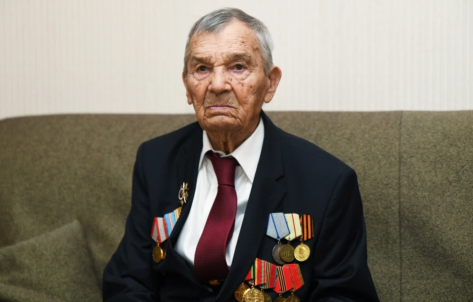 Во время Великой Отечественной войны Арсений Михайлович был радистом в составе 8-й воздушной армии 4-го Украинского фронта
