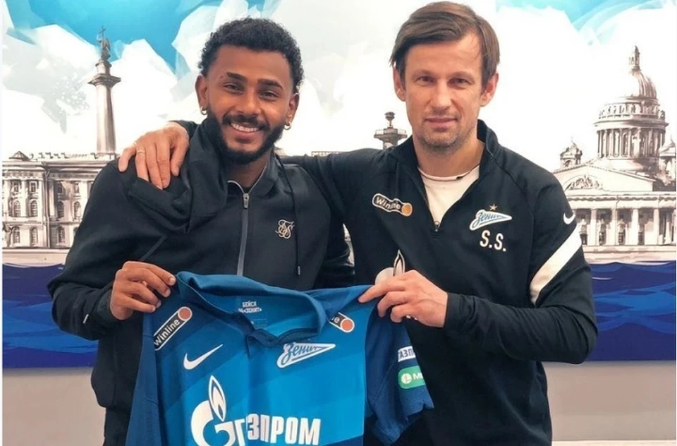 Сергей Семак не уверен, что банан кинули в Вендела. Фото: ФК "Зенит"