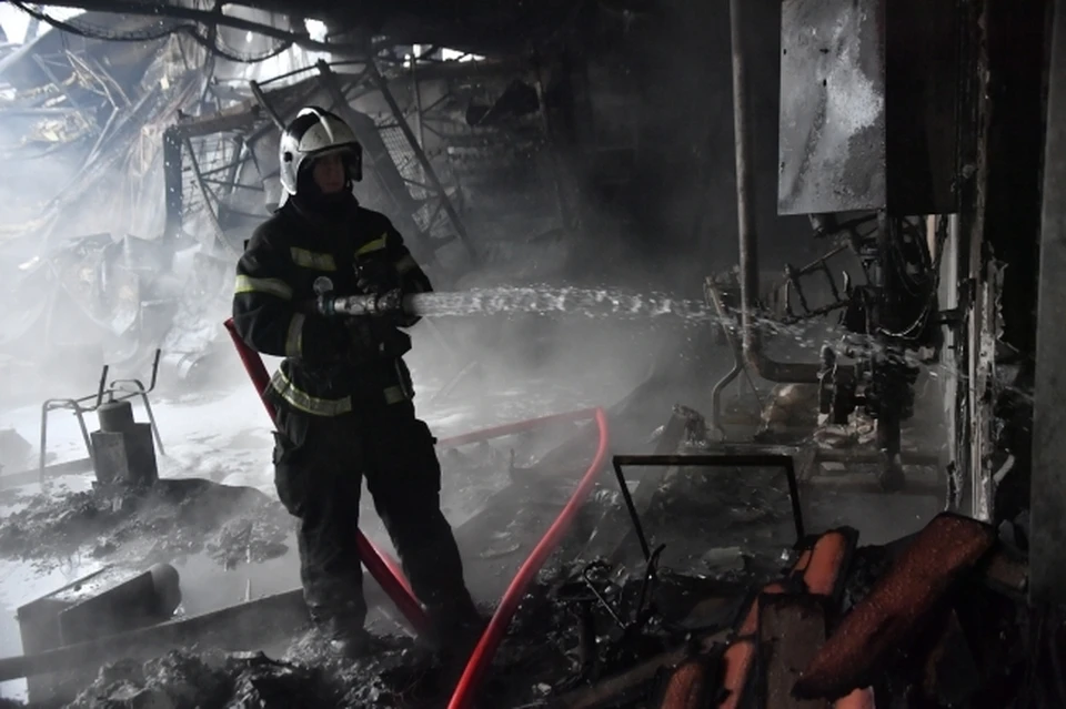 В Ростовской области сгорел ангар