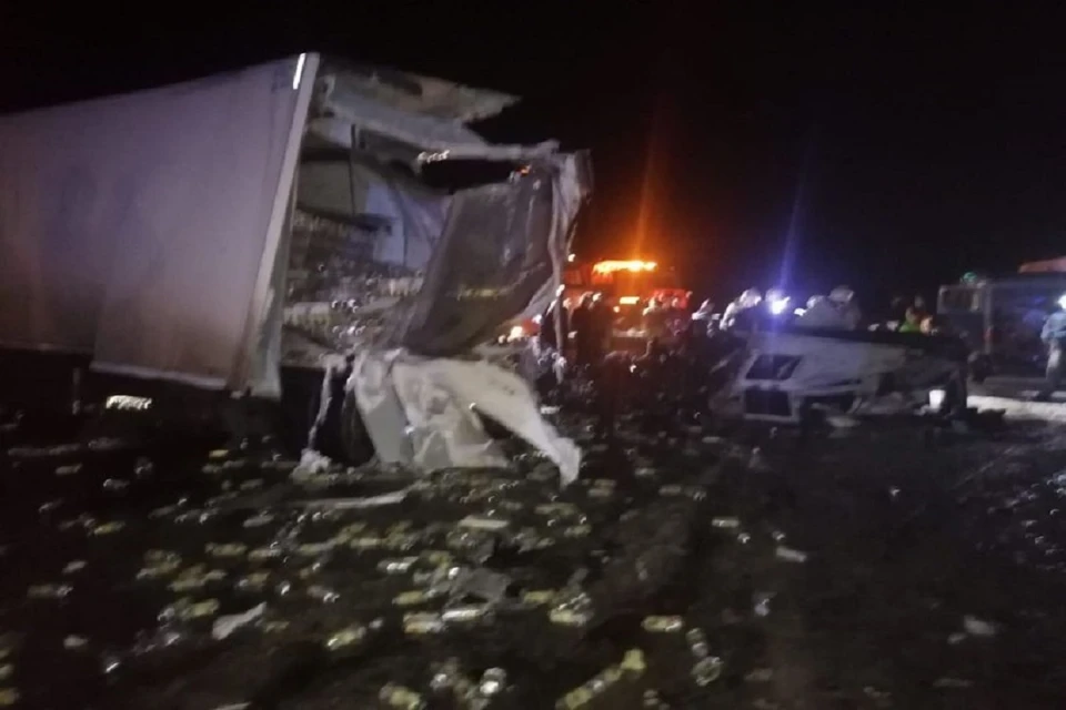 Под Новосибирском водители фур погибли в жестком столкновении двух грузовиков. Фото: ГИБДД по НСО.