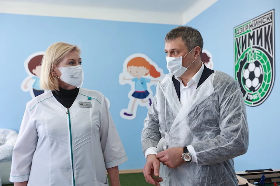 Глава города Дзержинска Иван Носков помог обновить игровую комнату в детской больнице № 8