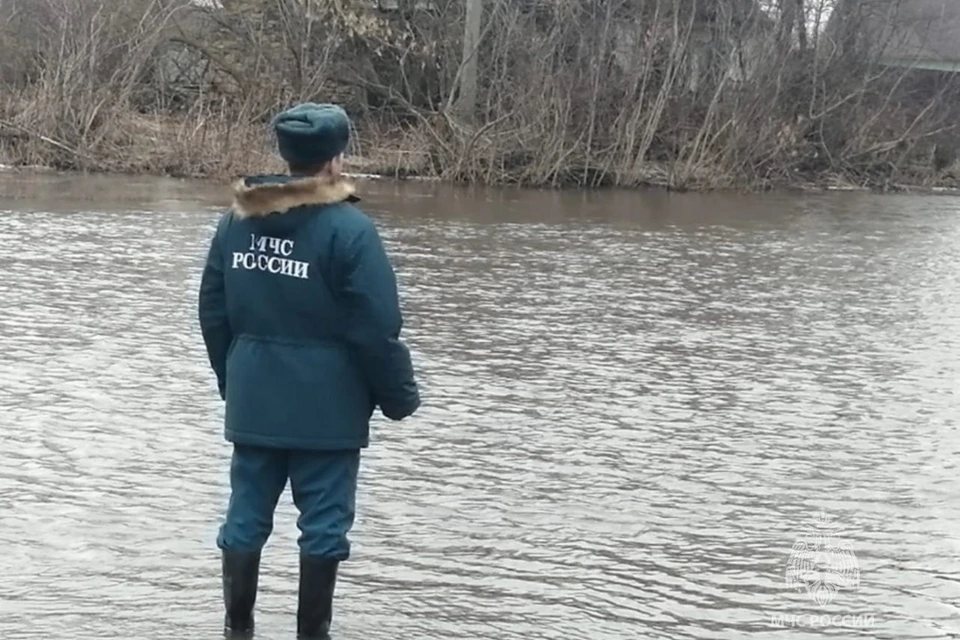 В Липецкой области остаются затопленными восемь дорог и два моста