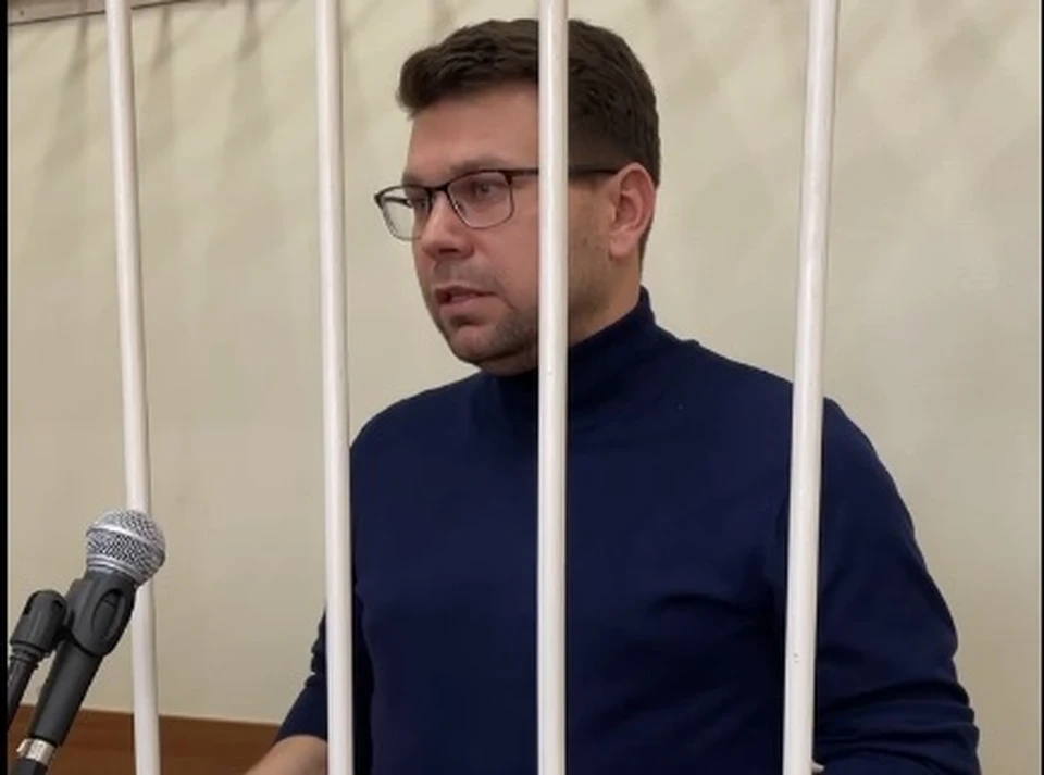 Свой отъезд из страны Иванов согласовал с адвокатом.