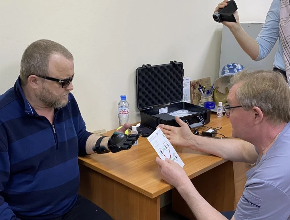 Это первый протез мужчины за 26 лет после серьезной травмы. Фото: отделение СФР по Челябинской области