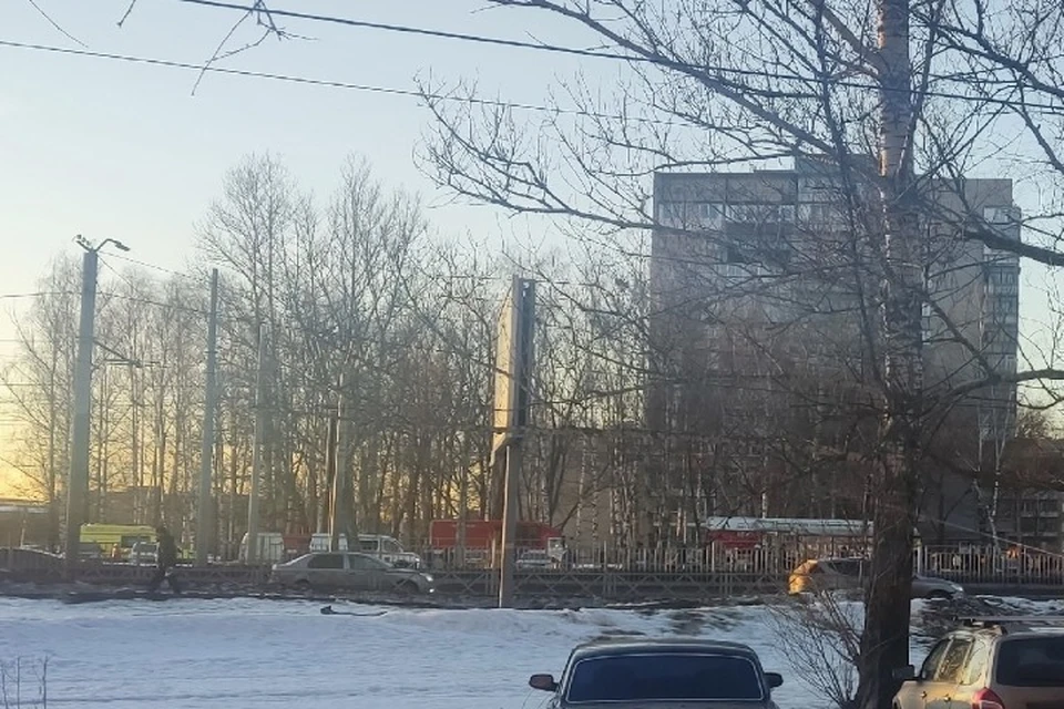 В Ярославле на проспекте Дзержинского в многоэтажке произошел взрыв. ФОТО: группа "Подслушано в Ярославле" ВКонтакте